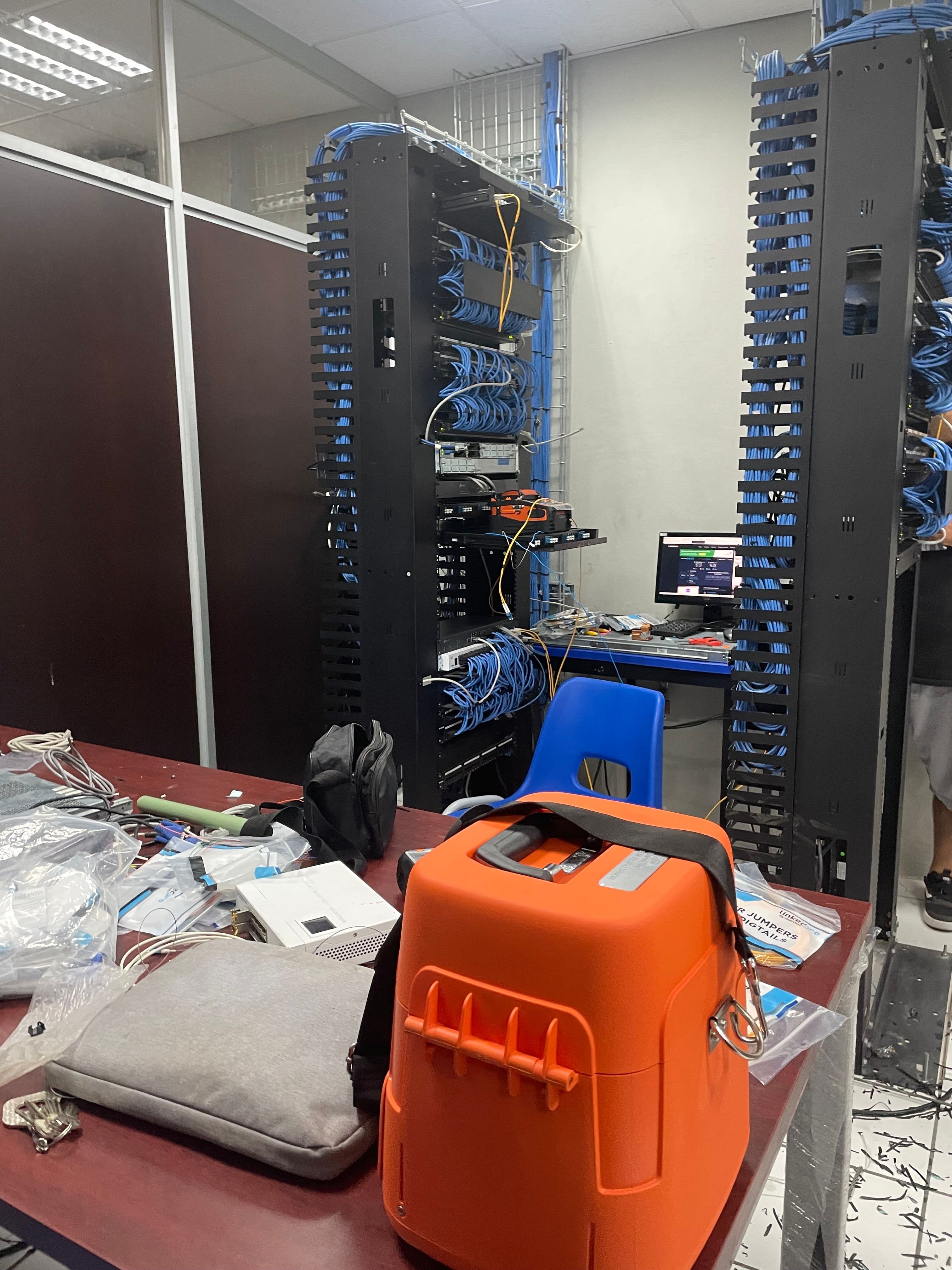 Técnico o equipo de ingenieros: ¿qué necesita realmente tu proyecto de tecnología?